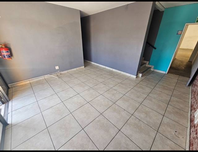 340M² WAREHOUSE FOR SALE IN ANDERBOLT
